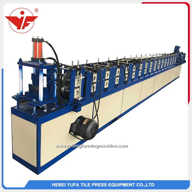 Water prevent slat roll forming machine