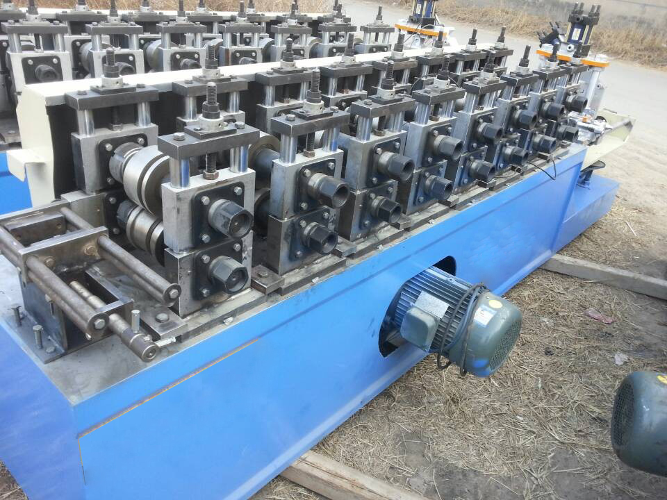 pressure tile machine in the workshop placed matters needing attention